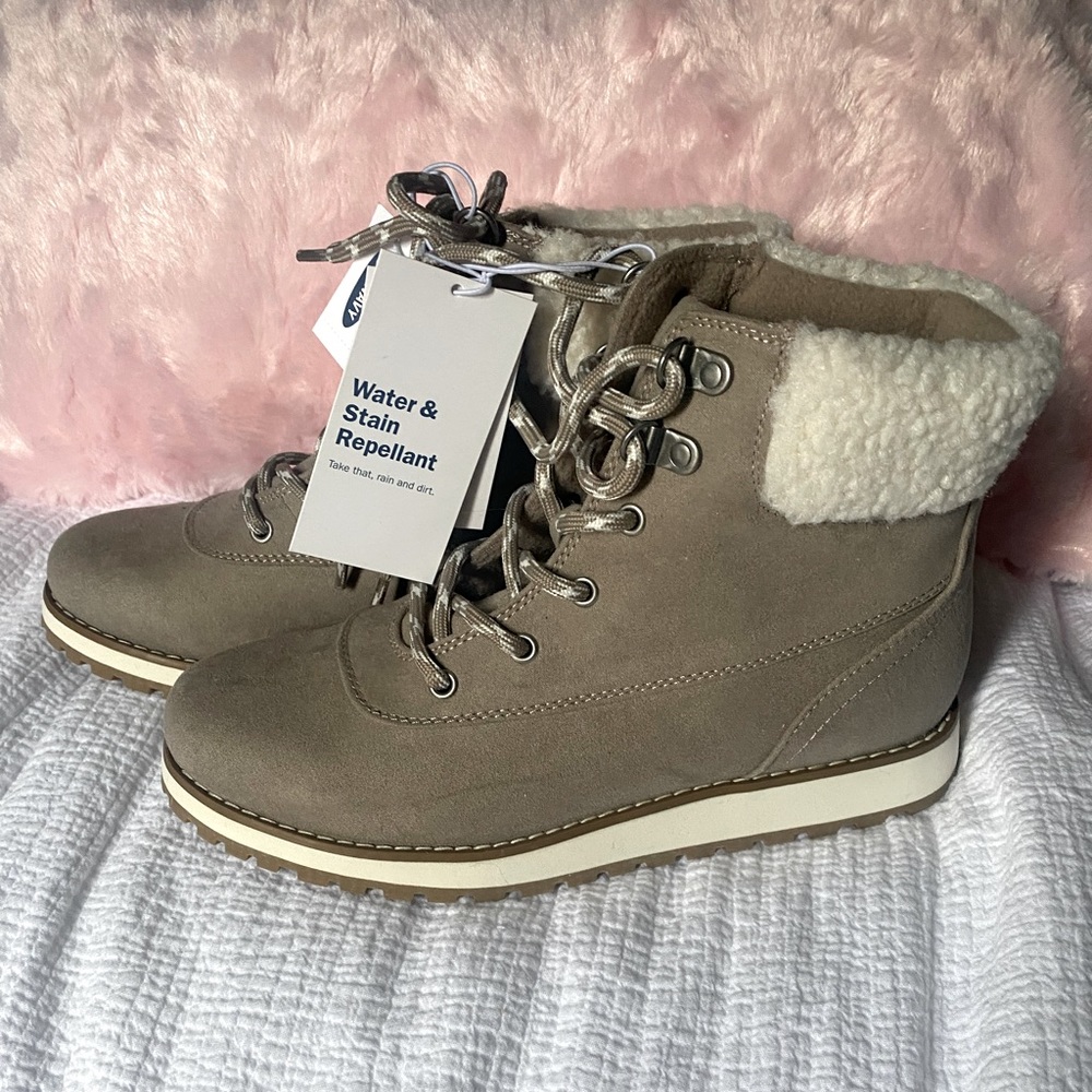 Old Navy Lug boots. Size 7.5. New with tags!